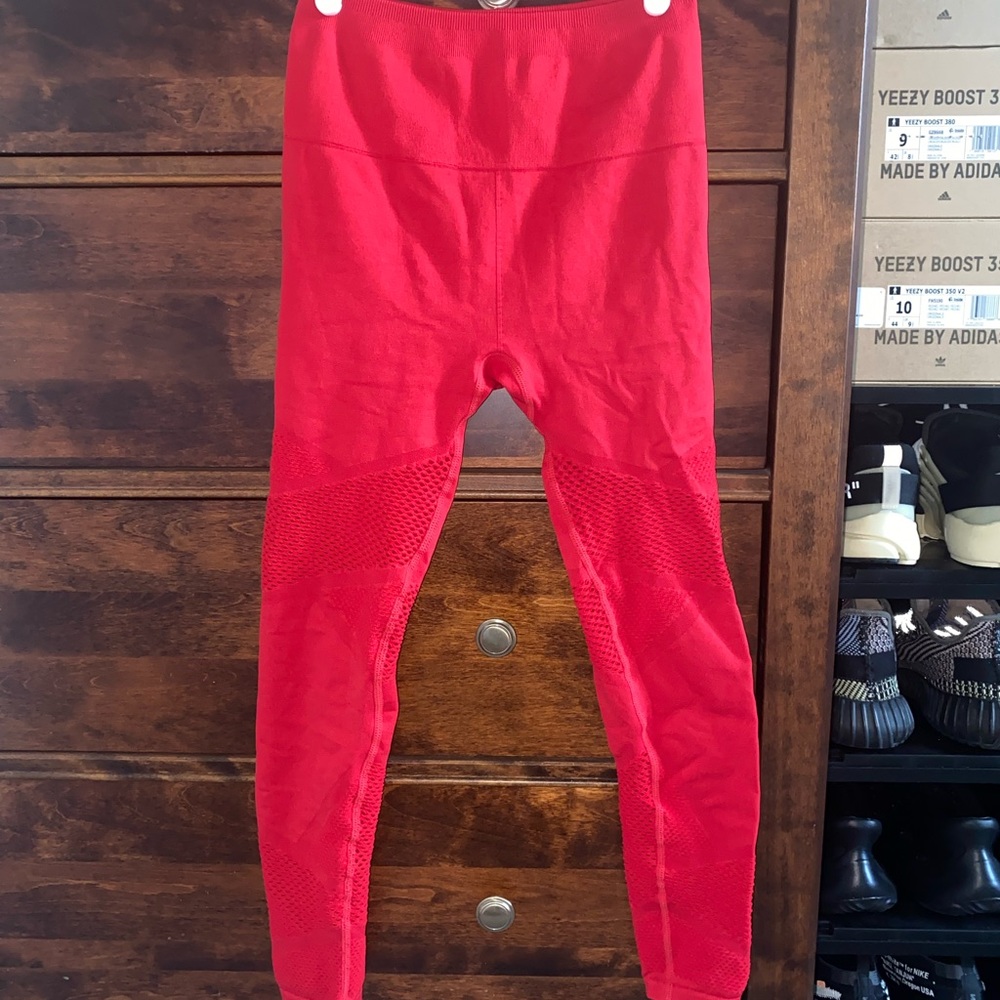 FABLETICS TEXTURED LEGGINGS